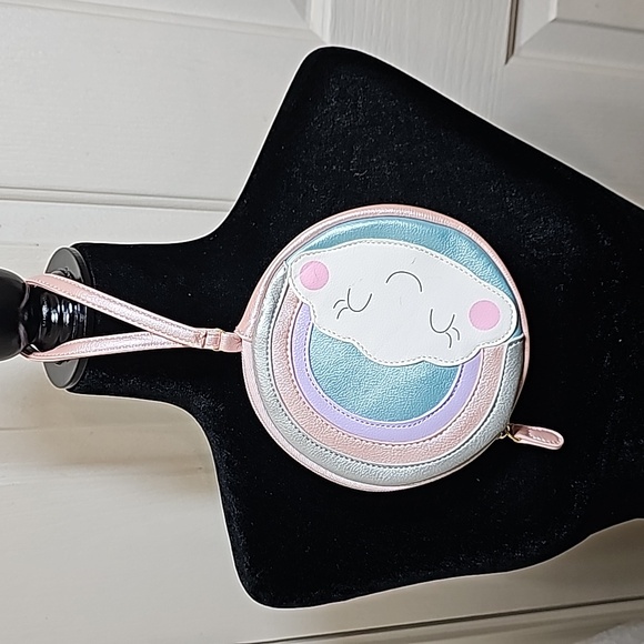 Betsey Johnson Handbags - Betsey Johnson Wristlet purse